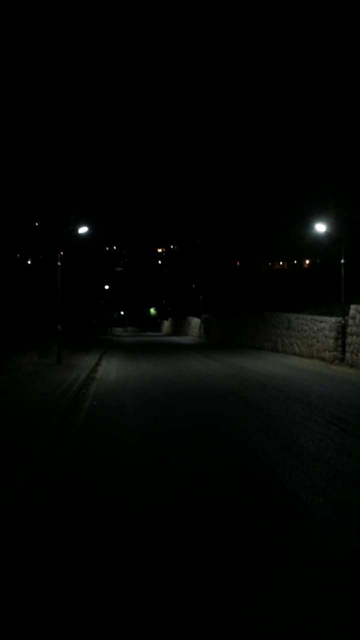 Lighting the main road of the town of Bechwet using solar energy