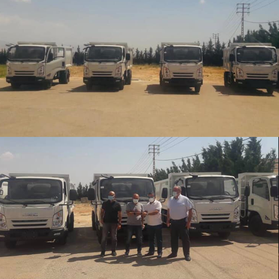 Four trucks to collect and transport solid waste provided by Japan